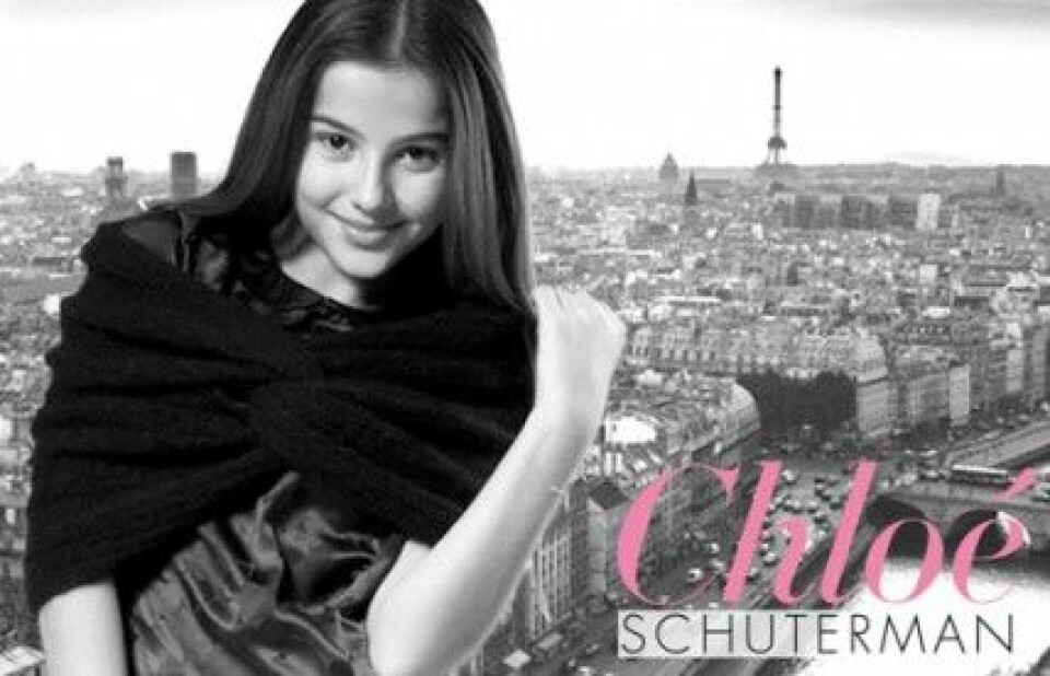 Chloé Schuterman är Sveriges yngsta professionella modebloggare. Chloé Schuterman är Sveriges yngsta professionella modebloggare.