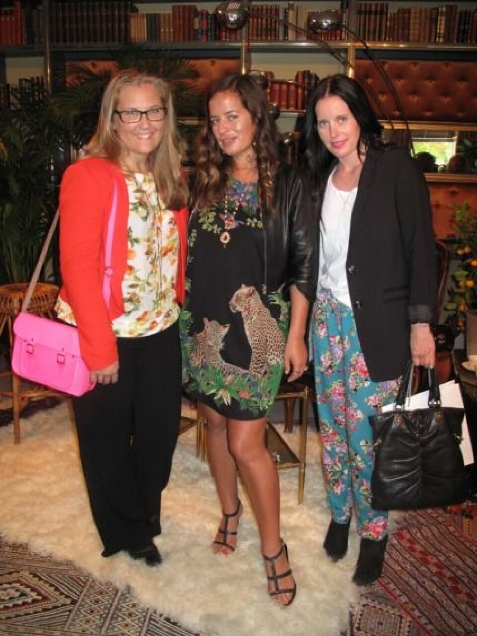Hulda Andersson och Josefin Andersson på Baaam med Jade Jagger. Hulda Andersson och Josefin Andersson på Baaam med Jade Jagger.