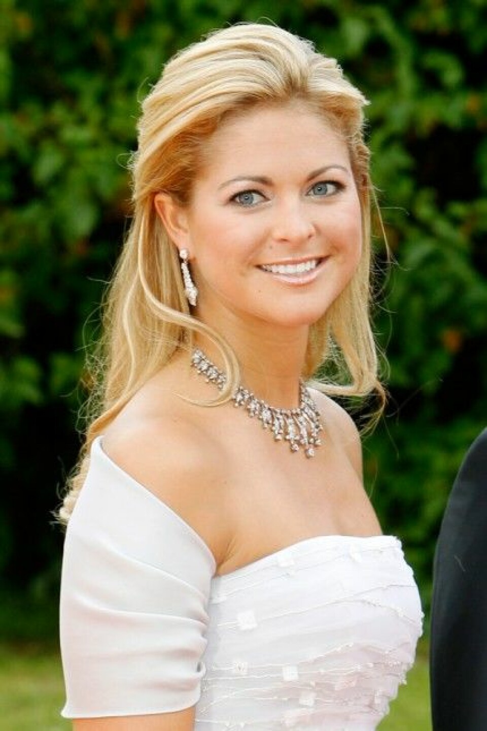 Prinsessan Madeleine som blond den 6 juni 2010. Prinsessan Madeleine som blond den 6 juni 2010.