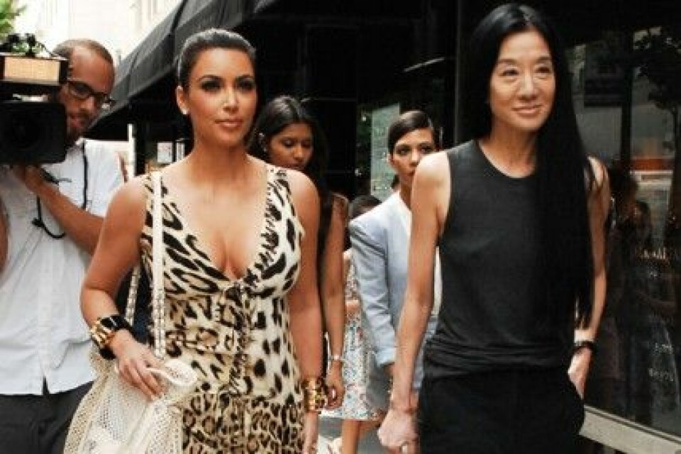 Kim Kardashian avslöjade igår att det är Vera Wang som designar hennes bröllopsklänning. Kim Kardashian avslöjade igår att det är Vera Wang som designar hennes bröllopsklänning.
