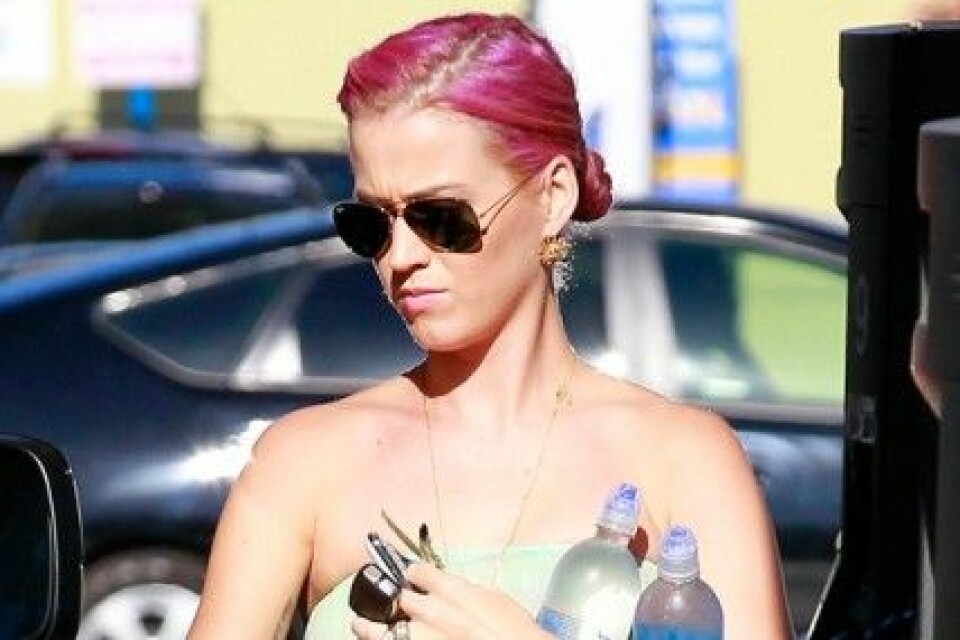 Katy Perry har bytt hårfärg igen, denna gång kör hon på rosa! Katy Perry har bytt hårfärg igen, denna gång kör hon på rosa!