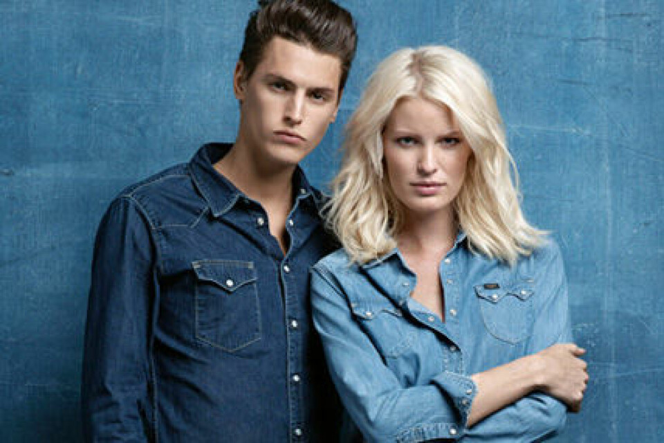 Mathias Bergh och Caroline Winberg är JCs nya kampanjansikten. Mathias Bergh och Caroline Winberg är JCs nya kampanjansikten.