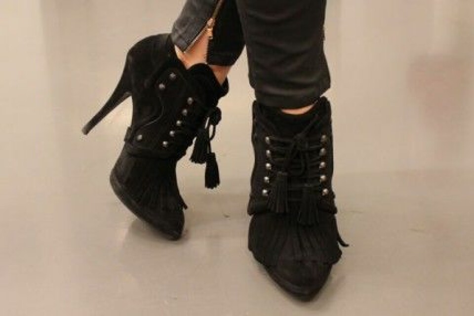 Csilla Vincefi Nee, stylist. Csilla Vincefi Nee, stylist.