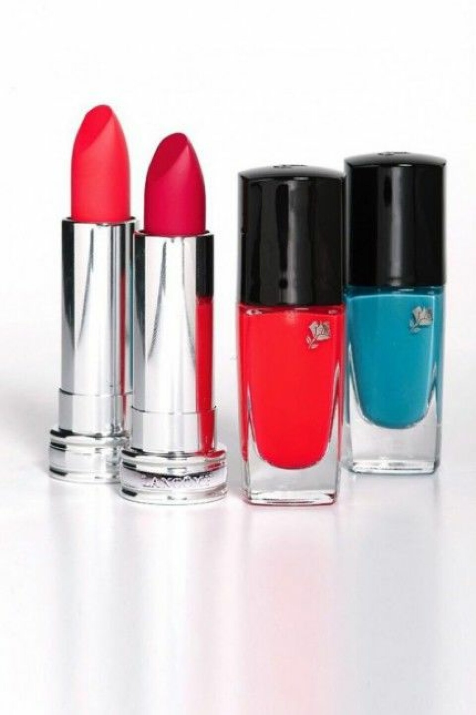 Emma Watson ska få unga tjejer att börja använda läppstift