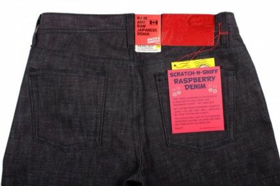 Scratch-n-Sniff Raspberry Scented Denim från Naked & Famous Denim. Scratch-n-Sniff Raspberry Scented Denim från Naked & Famous Denim.