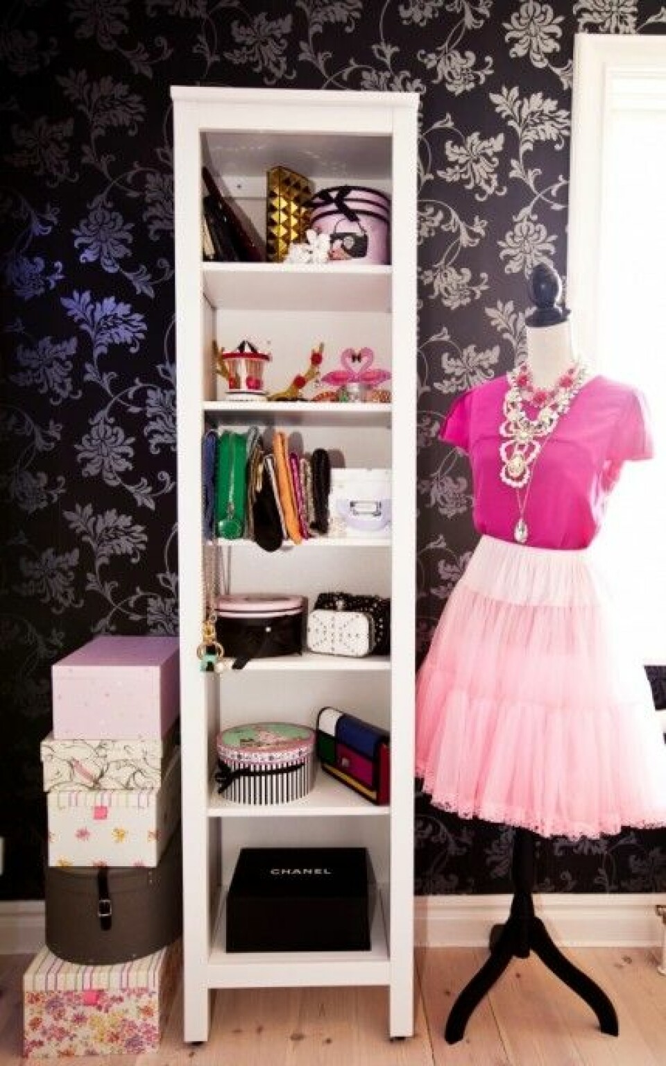 EXKLUSIVT! Charlotta Flinkenberg visar upp sin lyxiga walk-in-closet