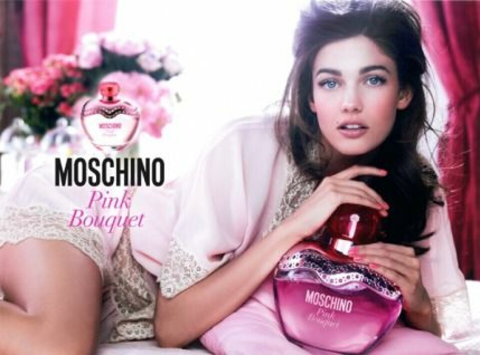 Kendra Spears heter modellen i kampanjen för Moschino Pink Bouquet. Kendra Spears heter modellen i kampanjen för Moschino Pink Bouquet.