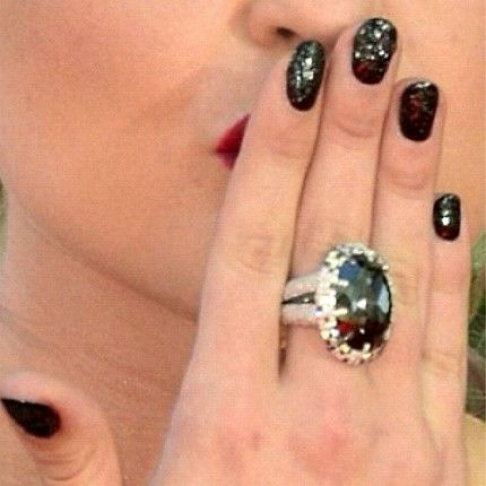 Kelly Osbournes nagellack värt 1,7 miljoner kr!