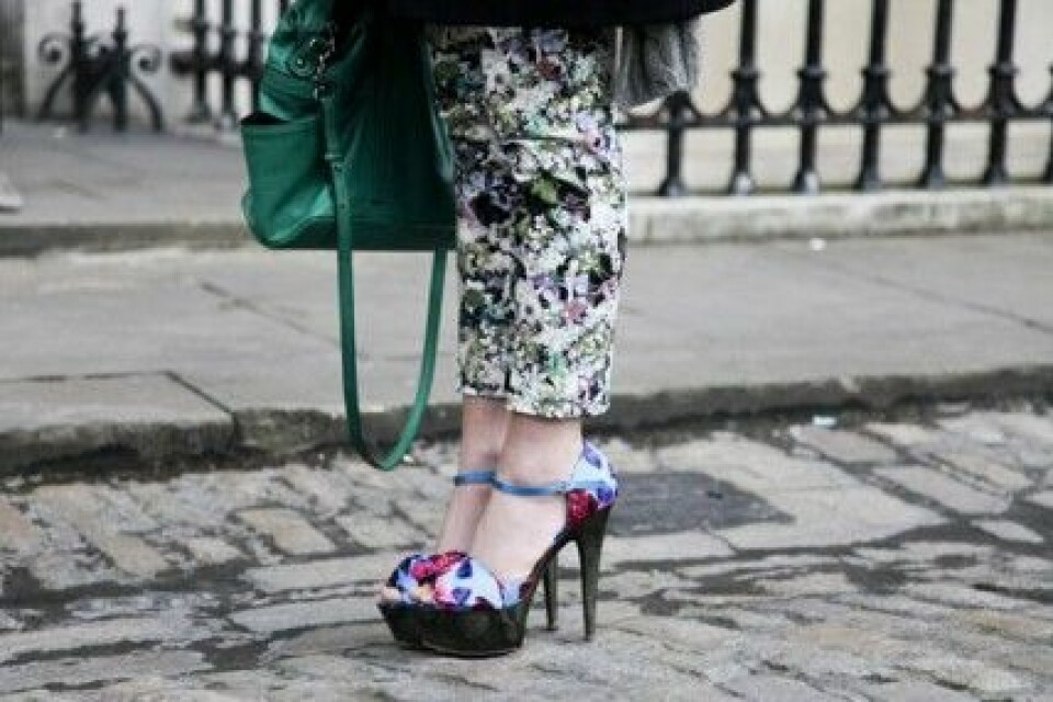 Blommiga byxor är en het streetstyle-trend! Blommiga byxor är en het streetstyle-trend!