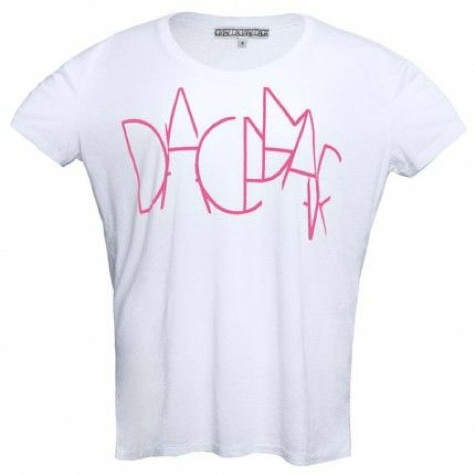 Dagmar för Rosa Bandet: Infinity logo T-shirt, 695 kr. Dagmar för Rosa Bandet: Infinity logo T-shirt, 695 kr.