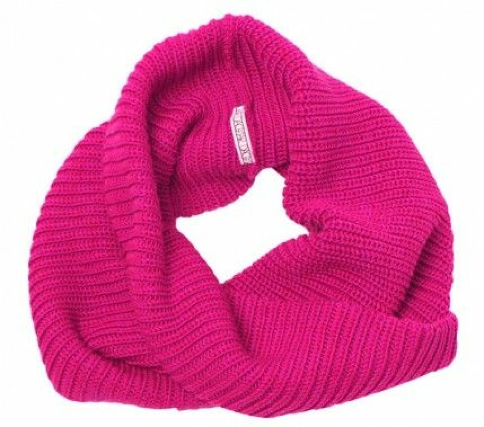Dagmar för Rosa Bandet: Levi shawl, 995 kr. Dagmar för Rosa Bandet: Levi shawl, 995 kr.