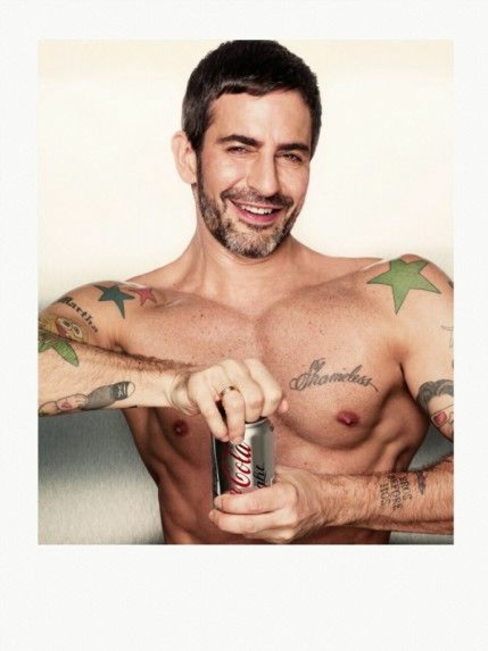 Marc Jacobs är ny Creative Director för Coca-Cola light. Marc Jacobs är ny Creative Director för Coca-Cola light.