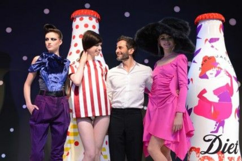 Marc Jacobs lanserade sina flaskor för Coca Cola-light i London 11 mars 2013. Marc Jacobs lanserade sina flaskor för Coca Cola-light i London 11 mars 2013.