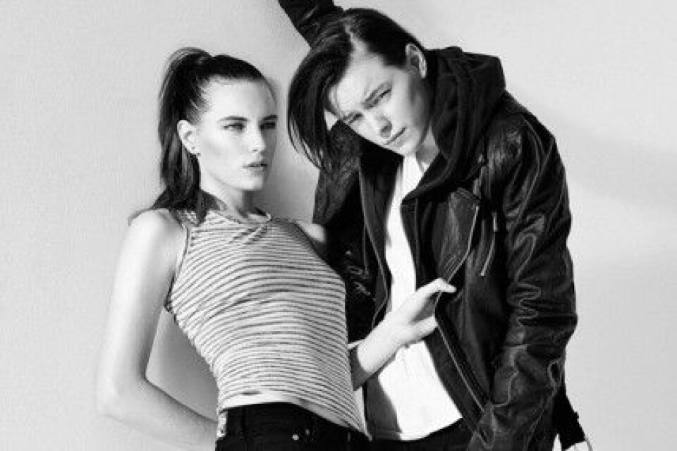 Erika Linder som både tjej och kille i kampanjen för Crocker Rockster. Erika Linder som både tjej och kille i kampanjen för Crocker Rockster.
