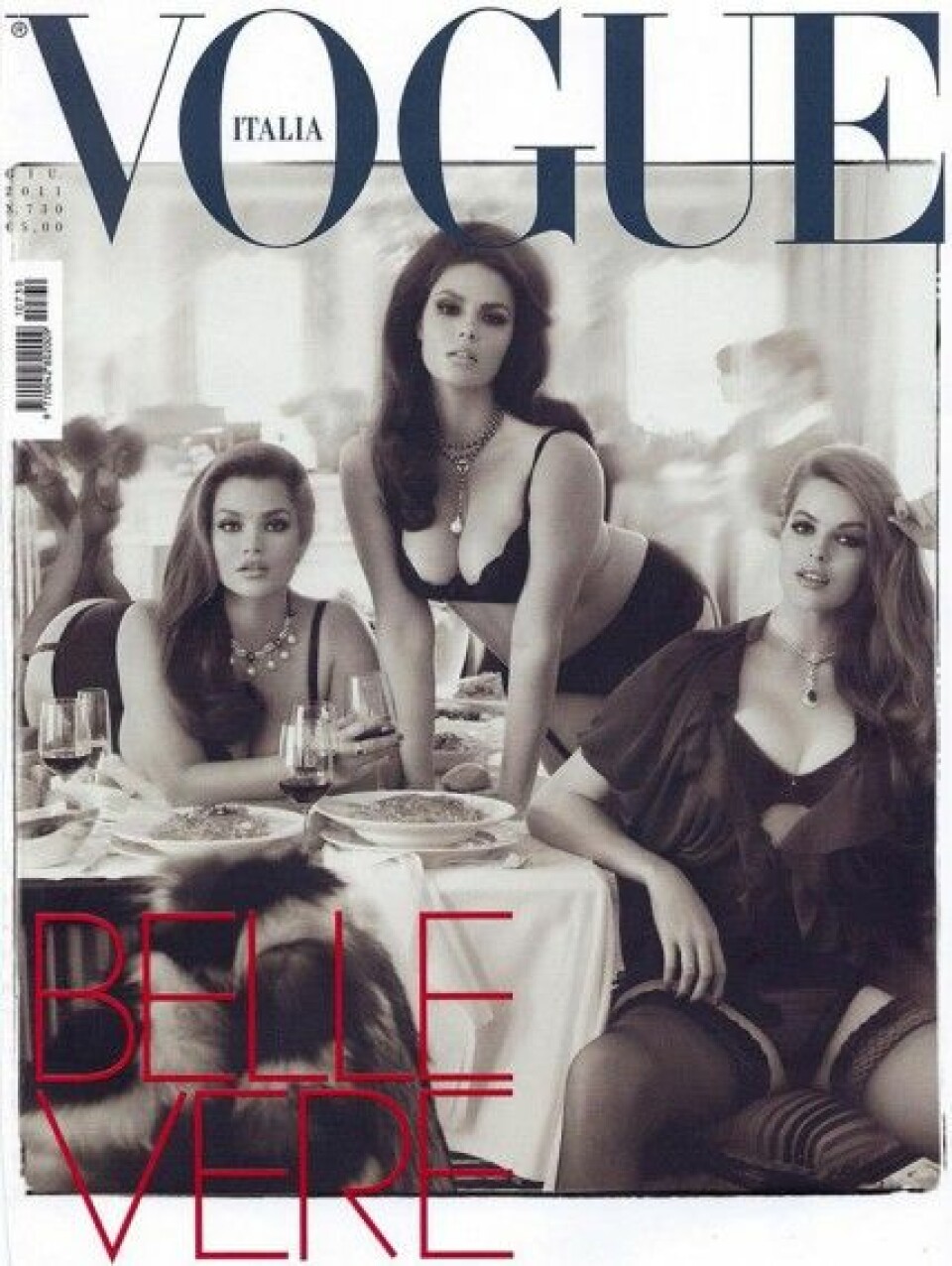 Robyn Lawley (höger) på italienska Vogue i juni 2011. Foto: Steven Meisel Robyn Lawley (höger) på italienska Vogue i juni 2011. Foto: Steven Meisel