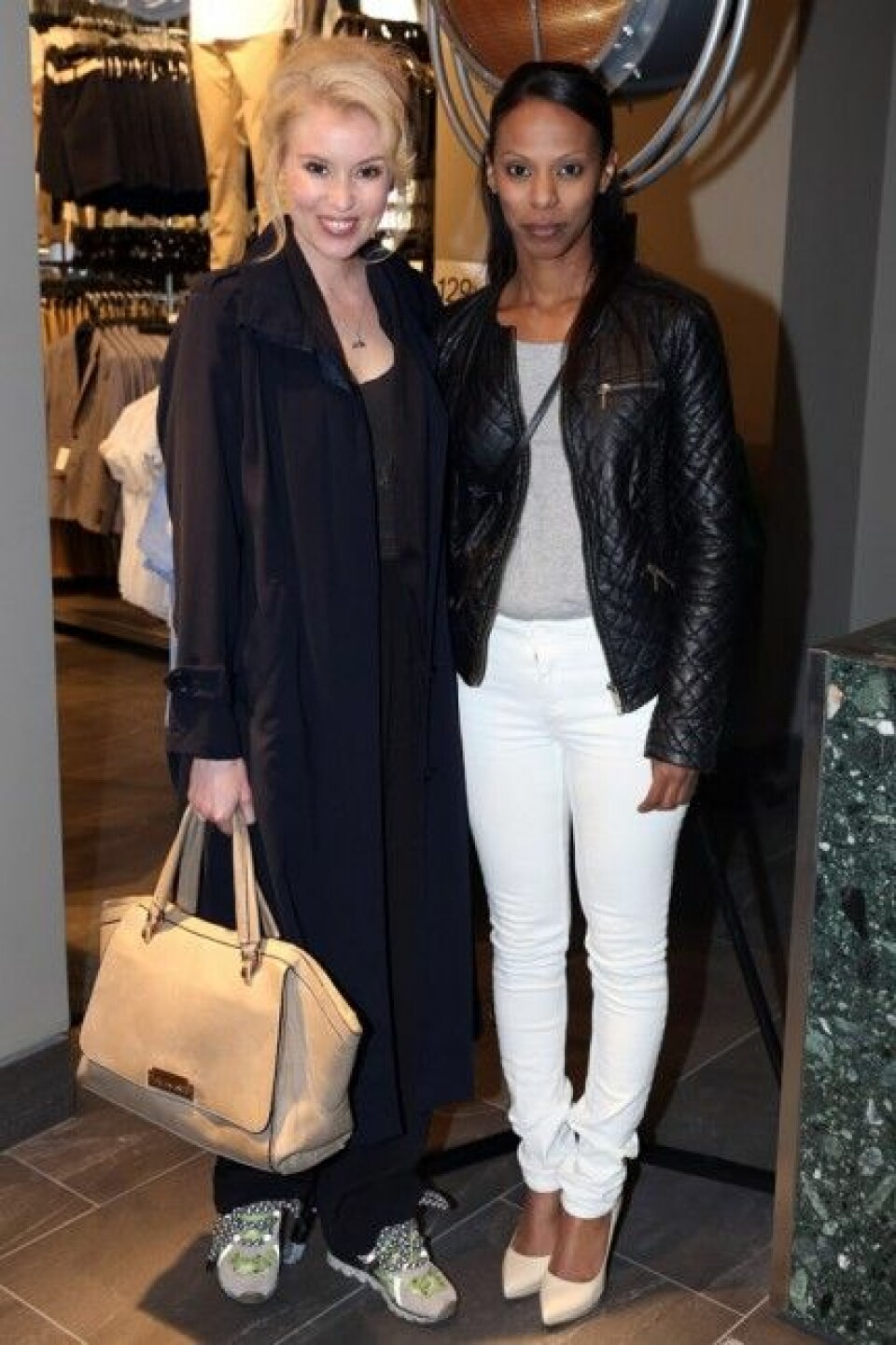 Linda Sundblad och Lili Assefa. Linda Sundblad och Lili Assefa.