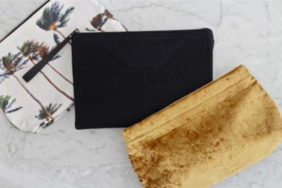 Platta väskor från Acne, Corto Moltedo och Samundra. Platta väskor från Acne, Corto Moltedo och Samundra.