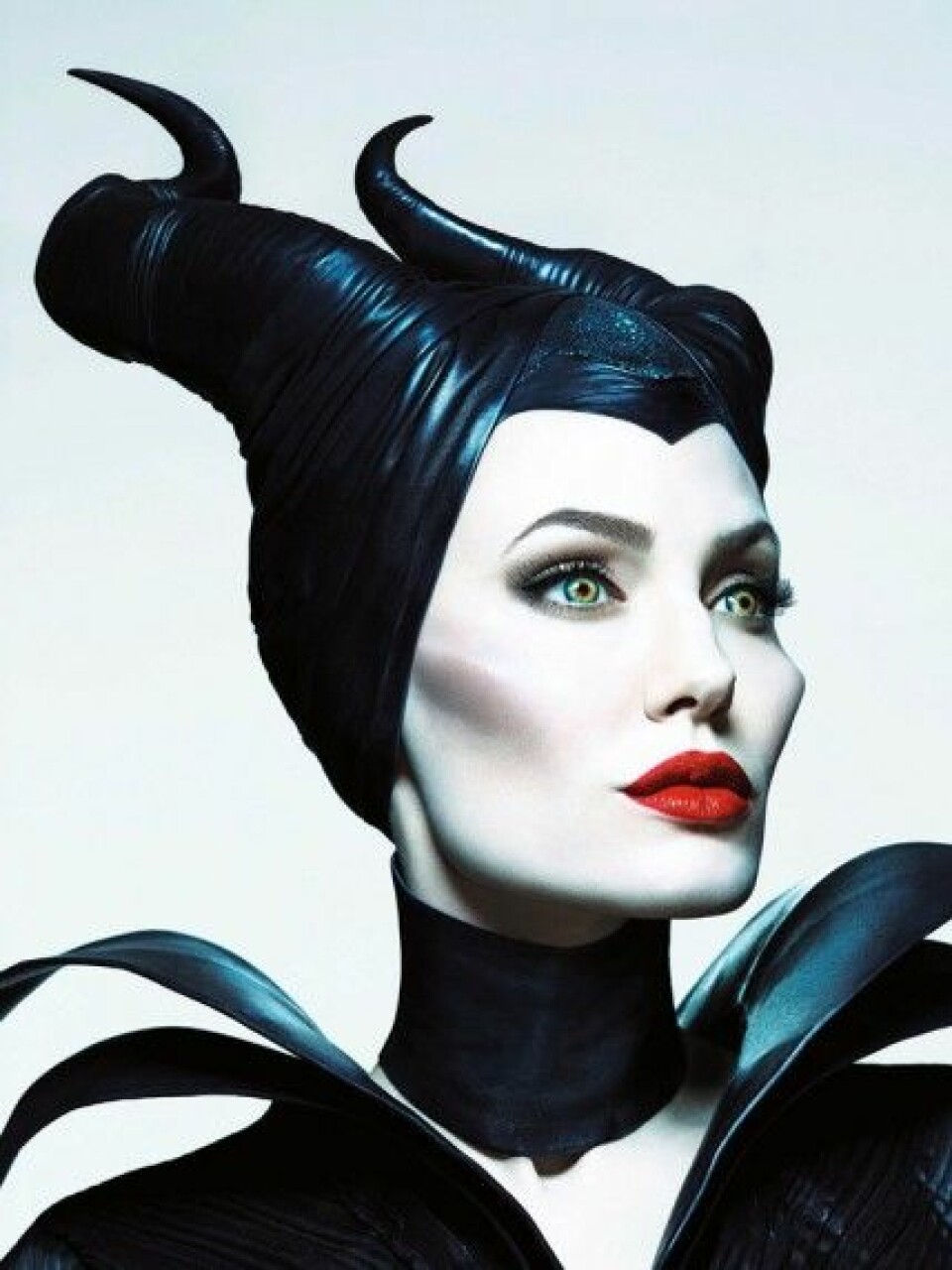 Angelina Jolie spelar huvudrollen i Disney-filmen ”Maleficent”. Angelina Jolie spelar huvudrollen i Disney-filmen ”Maleficent”.
