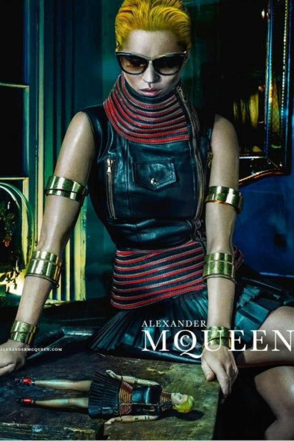 Kate Moss för Alexander McQueen, S/S 2014. Kate Moss för Alexander McQueen, S/S 2014.