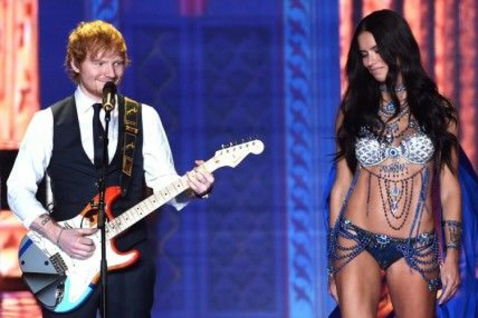 Ed Sheeran uppträdde under Victoria’s Secret fashion show 2014. Ed Sheeran uppträdde under Victoria’s Secret fashion show 2014.