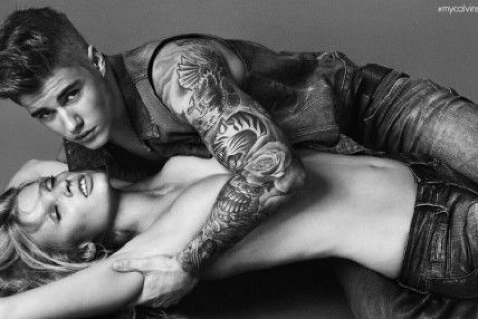 Justin Bieber och Lara Stone i Calvin Kleins vårkampanj. Justin Bieber och Lara Stone i Calvin Kleins vårkampanj.