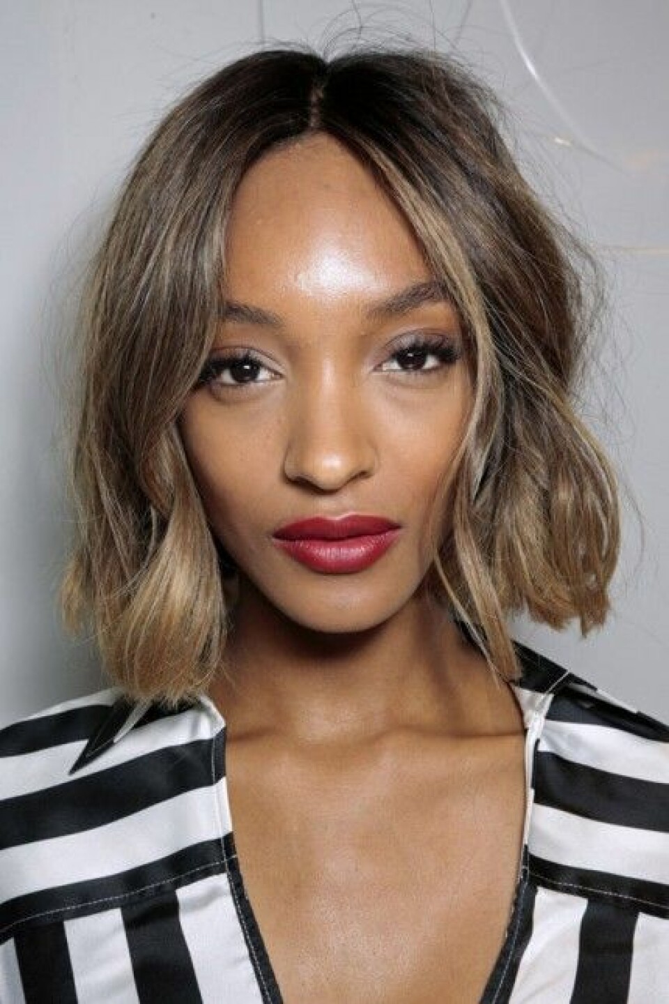 Jourdan Dunn backstage på Burberry Prorsums visning. Jourdan Dunn backstage på Burberry Prorsums visning.