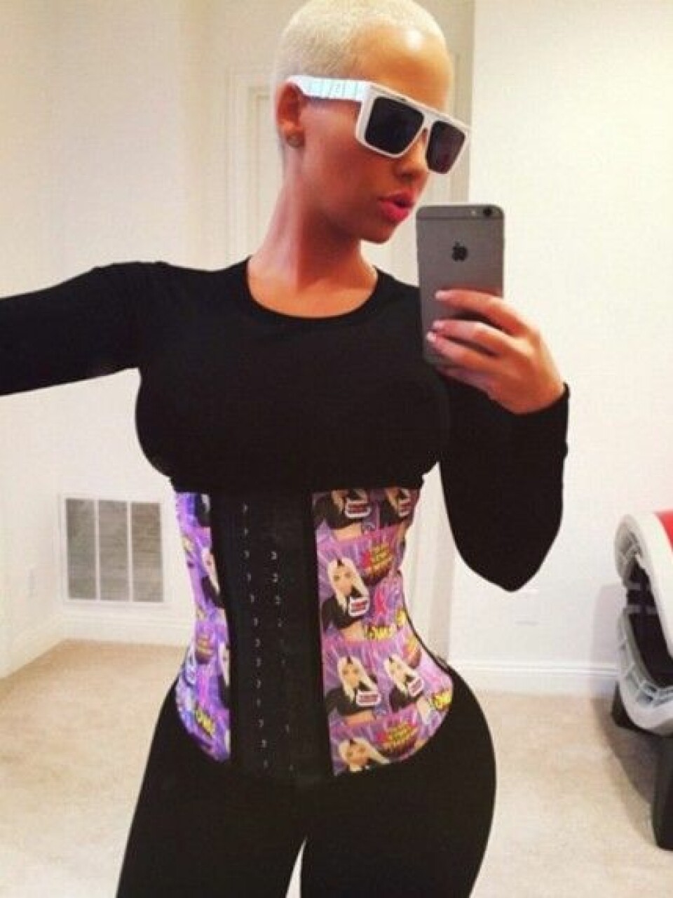 Amber Rose i sin Premadonna Waist Trainer. Amber Rose i sin Premadonna Waist Trainer.