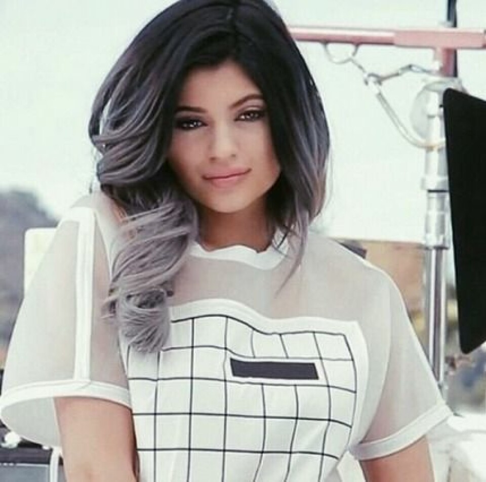Kylie Jenner i #GrannyHair. Kylie Jenner i #GrannyHair.