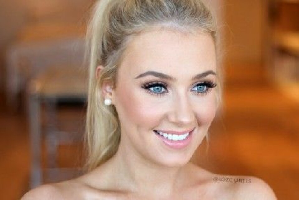 Lauren Curtis heter laurenbeautyy på YouTube. Lauren Curtis heter laurenbeautyy på YouTube.