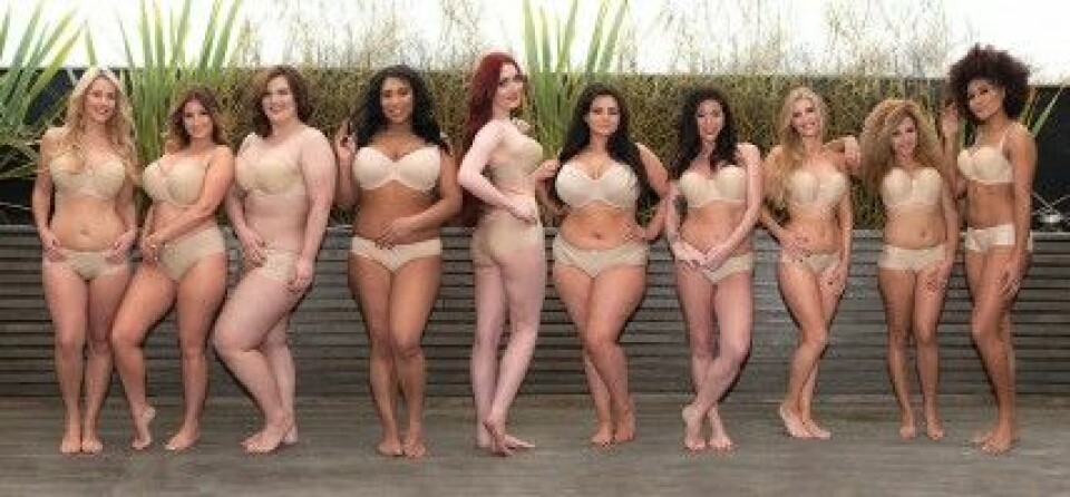Curvy Kate med deltagarna i sin modelltävling. Curvy Kate med deltagarna i sin modelltävling.