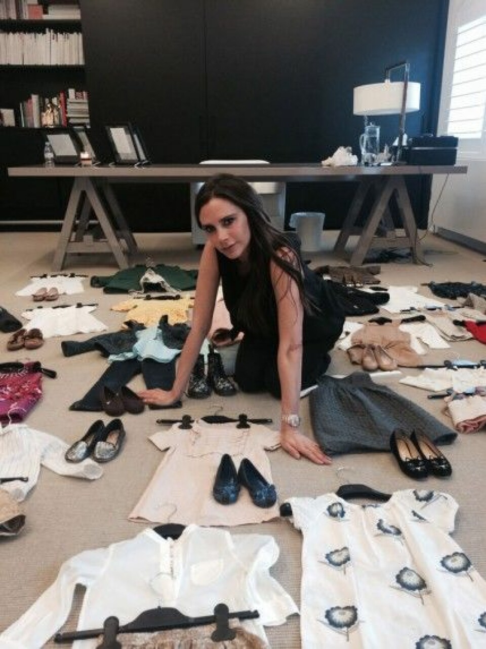 Victoria Beckham ger bort dotterns Harpers kläder. Victoria Beckham ger bort dotterns Harpers kläder.