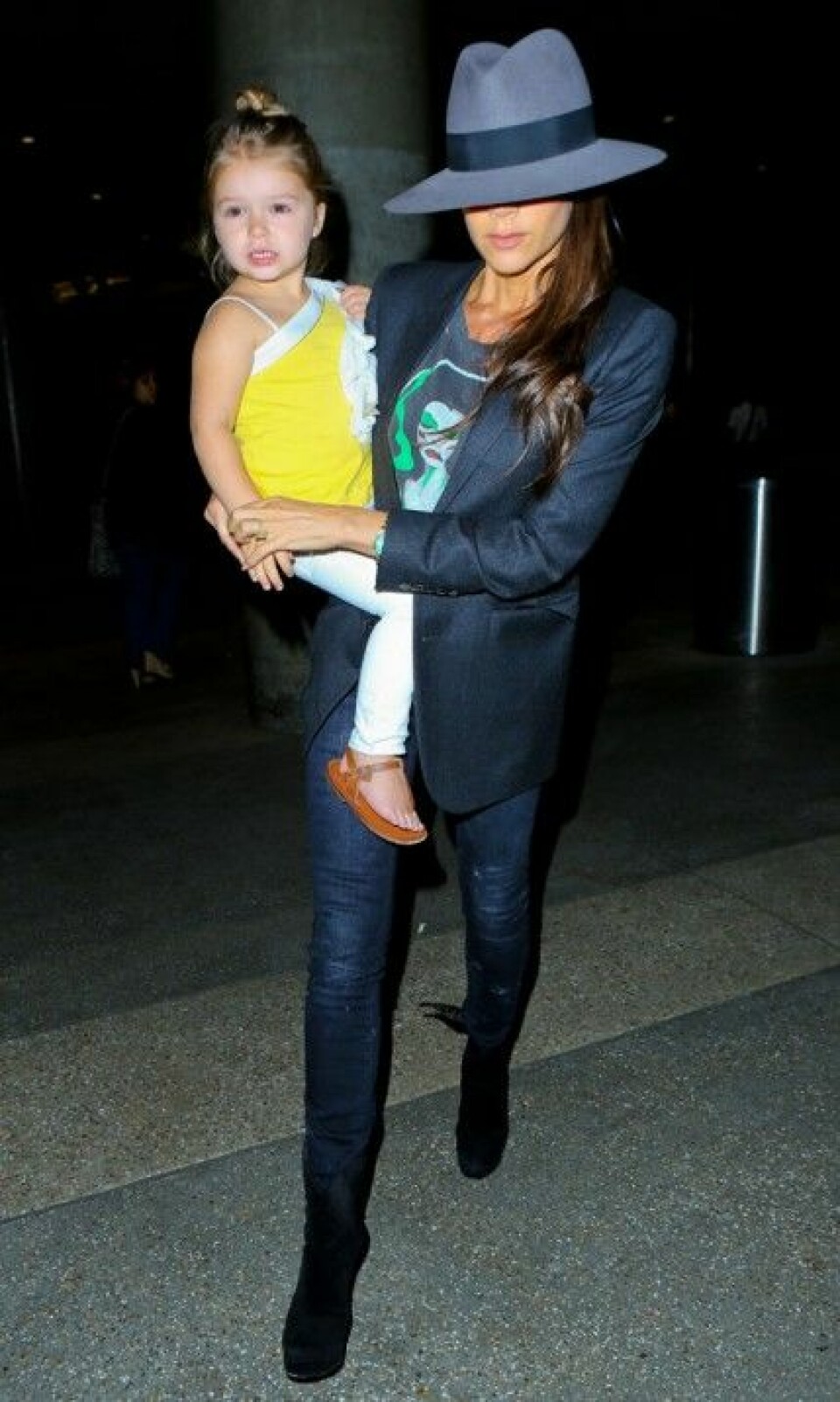 Victoria Beckham och dottern Harper. Victoria Beckham och dottern Harper.