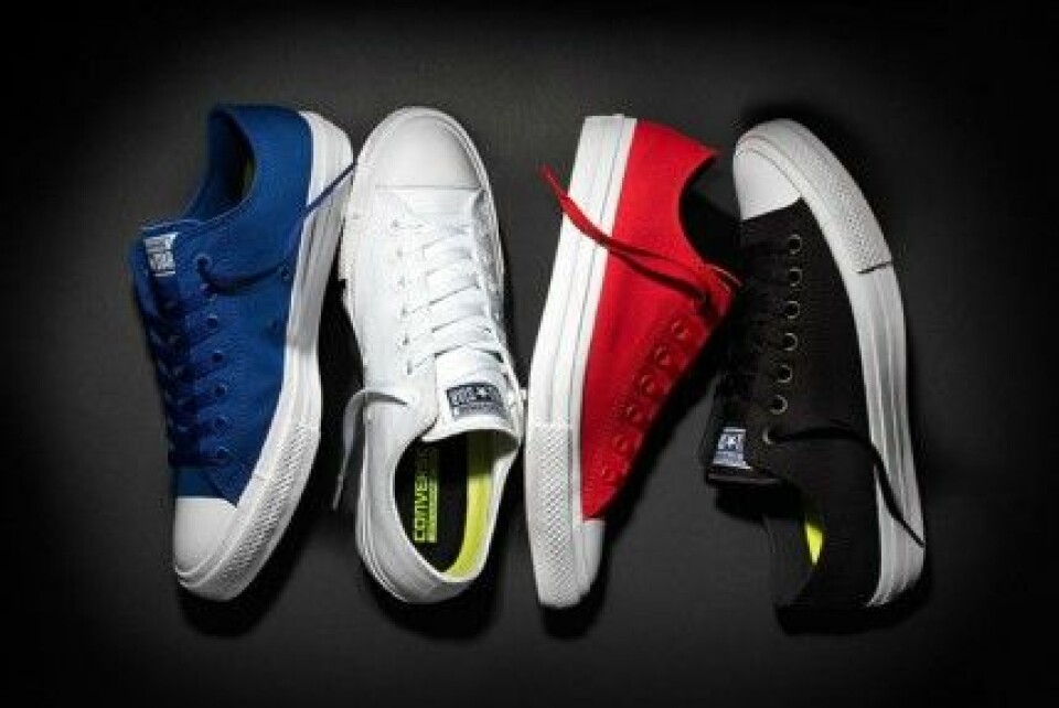 Converse lanserar Chuck Taylor II, en uppdatering av den klassiska skomodellen. Converse lanserar Chuck Taylor II, en uppdatering av den klassiska skomodellen.