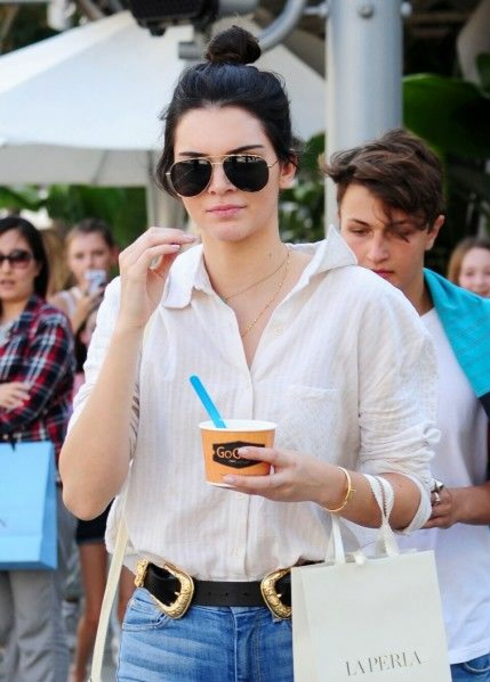 Kendall Jenner är snygg i solglasögon. Kendall Jenner är snygg i solglasögon.