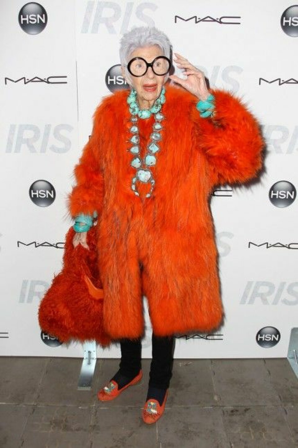 Iris Apfel är en färgstark karaktär. Iris Apfel är en färgstark karaktär.