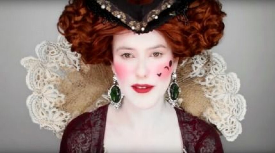 På drygt sex minuter berättar Lisa Eldridge om sminkets historia i videoklippet. På drygt sex minuter berättar Lisa Eldridge om sminkets historia i videoklippet.