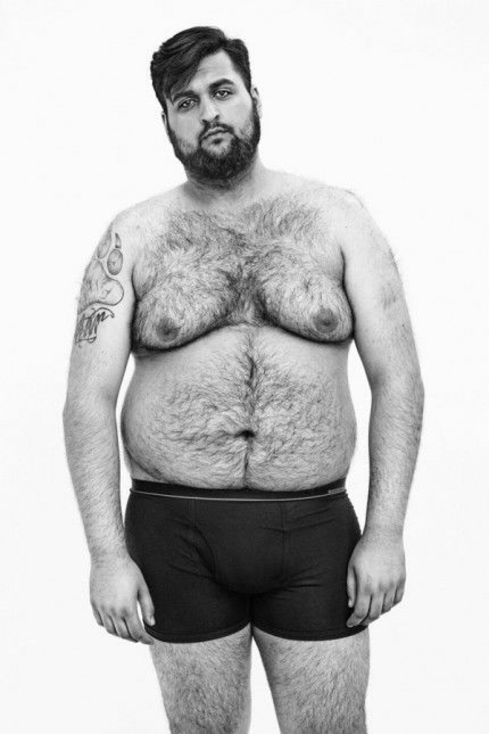 Dressmann utmanar det manliga skönhetsidealet