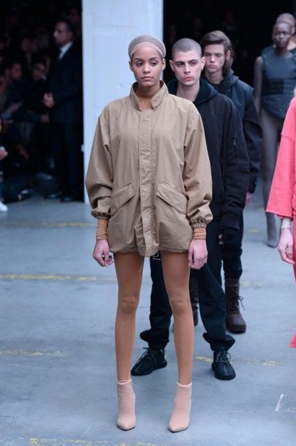 Se plaggen från Kanye Wests klädkollektion här