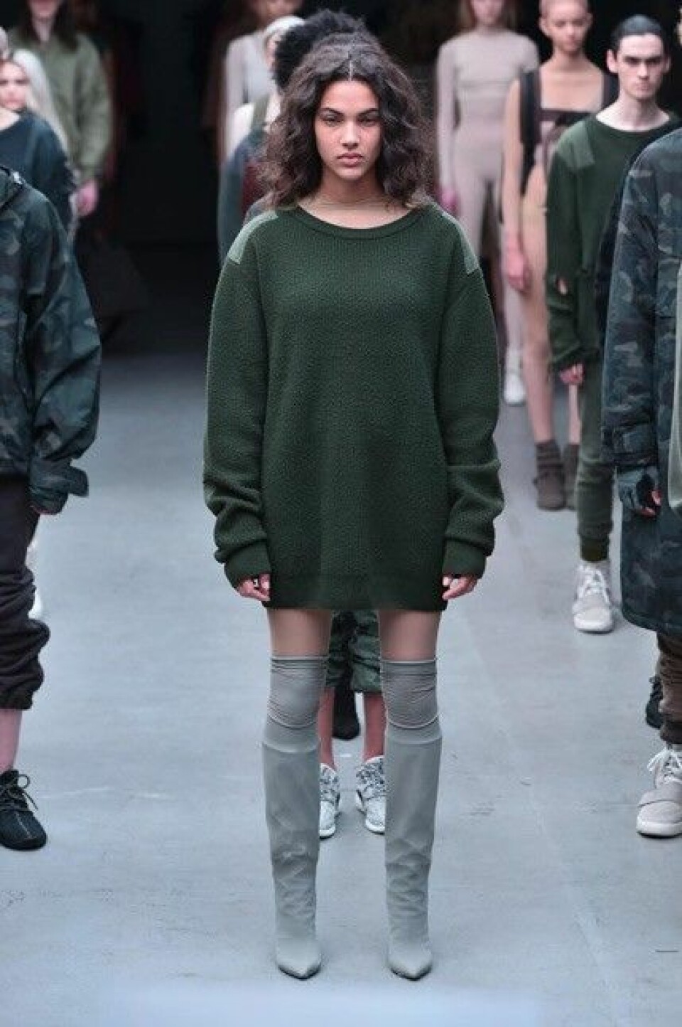 Se plaggen från Kanye Wests klädkollektion här