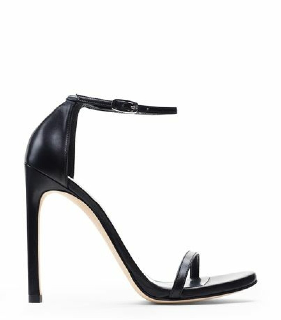 Här är skon alla kändisar älskar – Stuart Weitzmans sandal Nudist. Här är skon alla kändisar älskar – Stuart Weitzmans sandal Nudist.