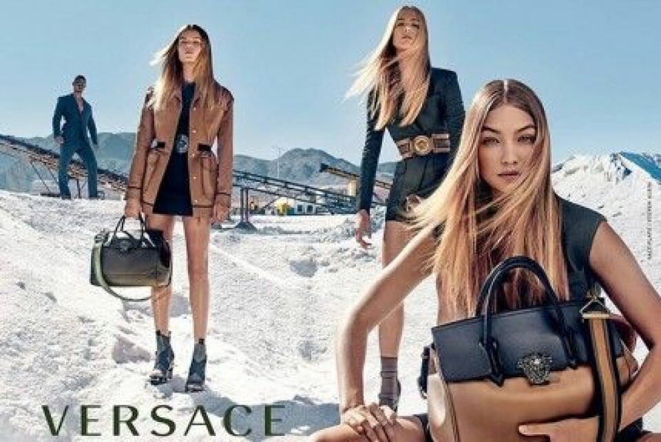 Gigi Hadid är ett av de kända ansiktena i Versaces kommande kampanj. Gigi Hadid är ett av de kända ansiktena i Versaces kommande kampanj.