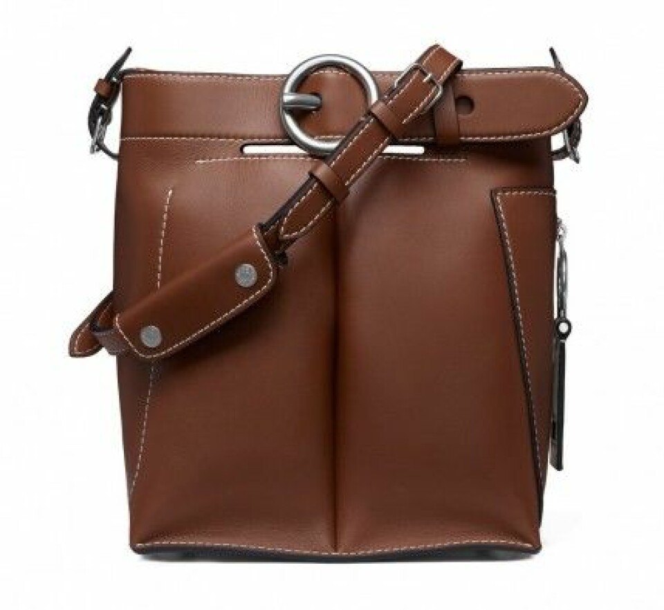 Spana in Acne Studios första väskkollektion