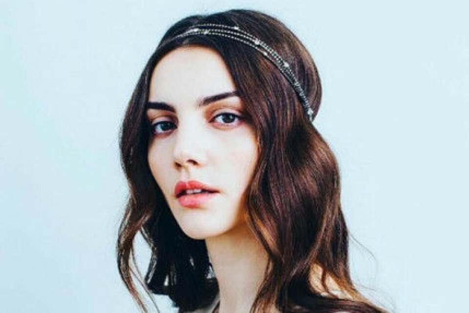 Ordentligt uppsatt, slarvig fläta eller kanske mjuka lockar? Baaam ger dig inspirationen! Ordentligt uppsatt, slarvig fläta eller kanske mjuka lockar? Baaam ger dig inspirationen!