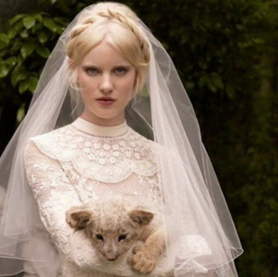 Inspiration: Romantiska håruppsättningar till bröllopsdagen