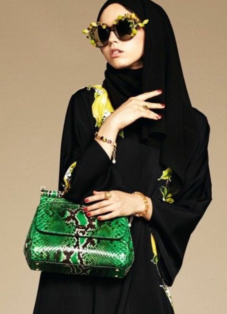 Dolce & Gabbanas snygga vårkollektion med modeller i slöja