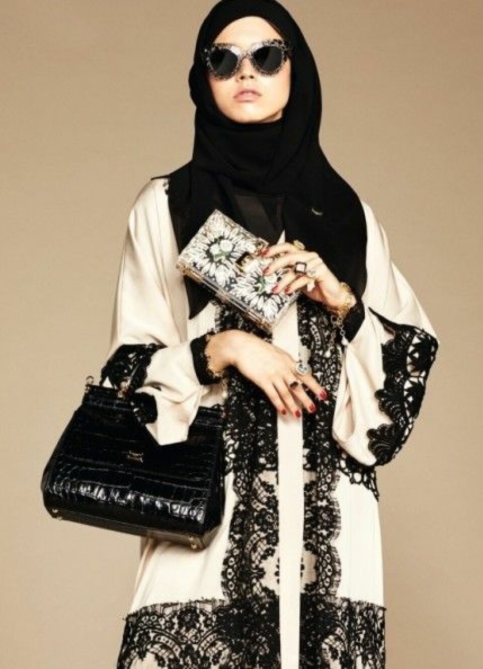 Dolce & Gabbanas snygga vårkollektion med modeller i slöja