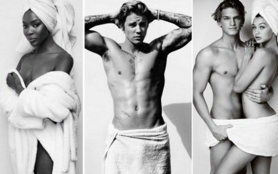 Mario Testinos ”Towel Series” är bilder i både färg och svartvitt på kända personer i handduk. Mario Testinos ”Towel Series” är bilder i både färg och svartvitt på kända personer i handduk.