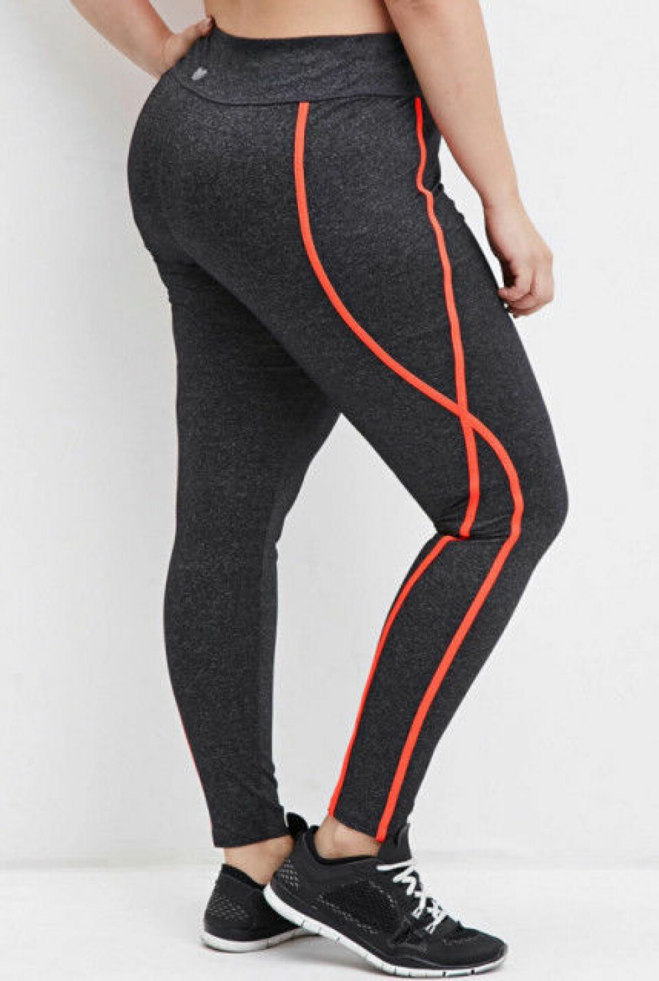 Snygga tights med orange detaljer. Snygga tights med orange detaljer.