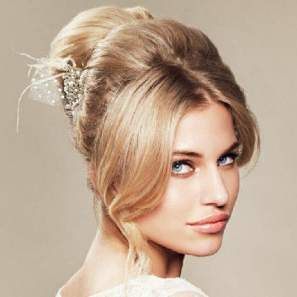 Inspiration: Romantiska håruppsättningar till bröllopsdagen