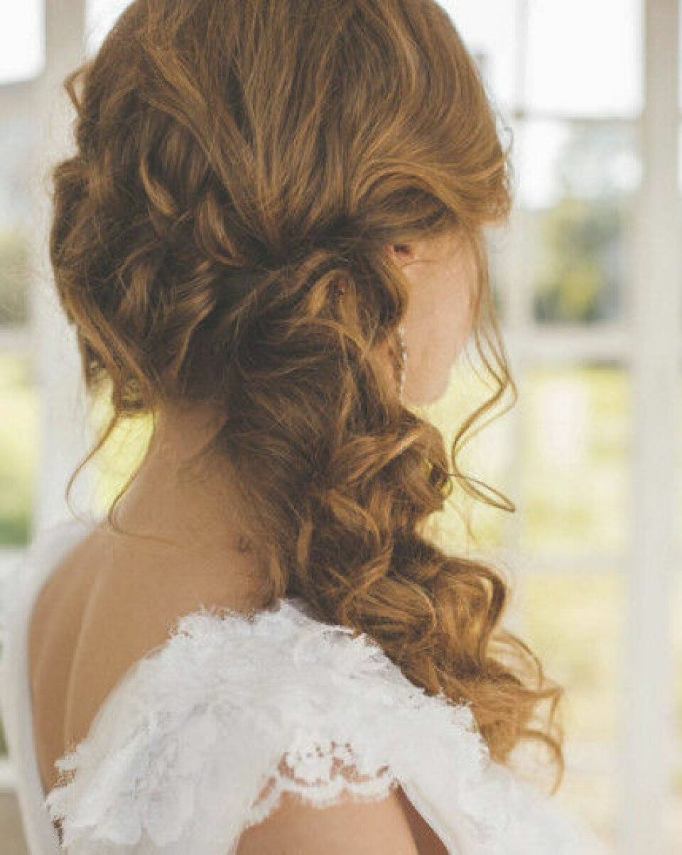 Inspiration: Romantiska håruppsättningar till bröllopsdagen